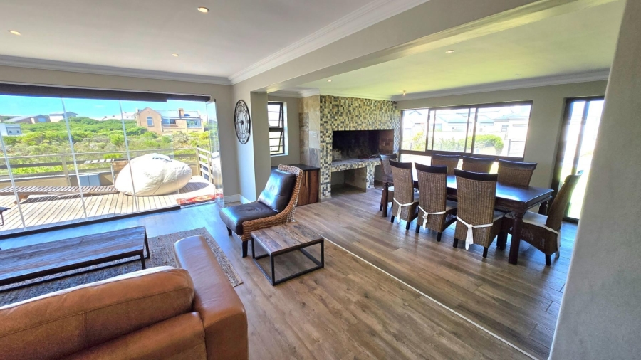 4 Bedroom Property for Sale in Kleinbaai Western Cape